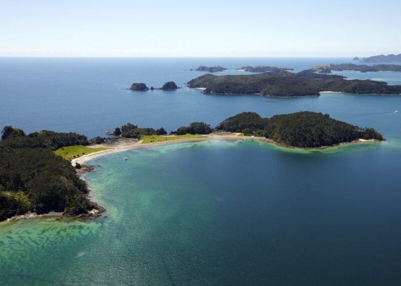 Paihia/Russell: Hole in the Rock Cruise with 2 Island Stops - Exploring the Bay of Islands: What to Expect on This Cruise