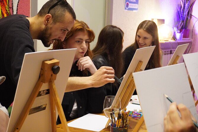 Paint & Wine Experience in Piazza Navona - FAQs