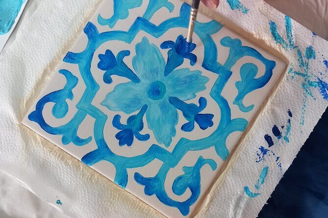 Painting of tiles & cocktails in Baixa do Porto - Key Points
