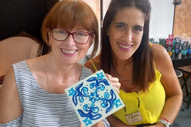 Painting of tiles & cocktails in Baixa do Porto - A Well-Rounded Experience