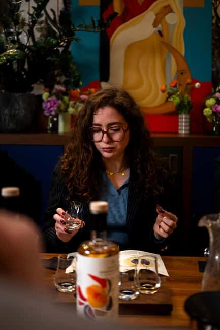 Pairing workshop in Paris: gin, whisky, and chocolate - Discover the Art of Flavor Pairing in Paris — Gin, Whisky, and Chocolate