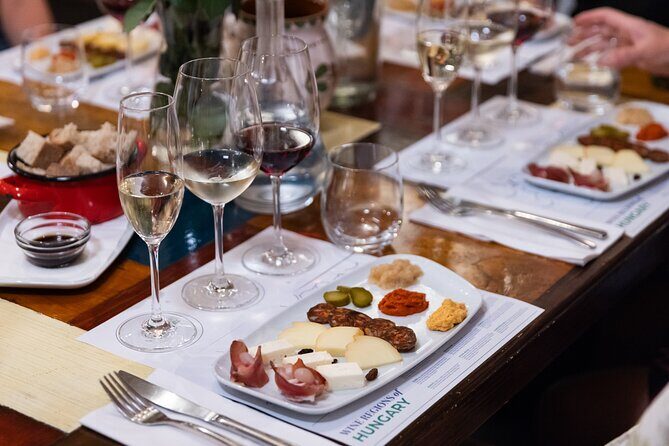 Palace District Evening Culinary, Wine, and History Walk - Discover Budapest’s Culinary and Cultural Charm with the Palace District Evening Walk
