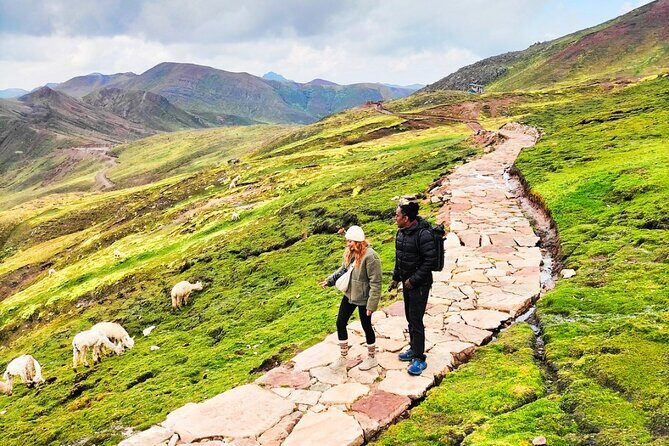 Palcoyo Colored Mountain Tour, Ribbon with Flames - Key Points