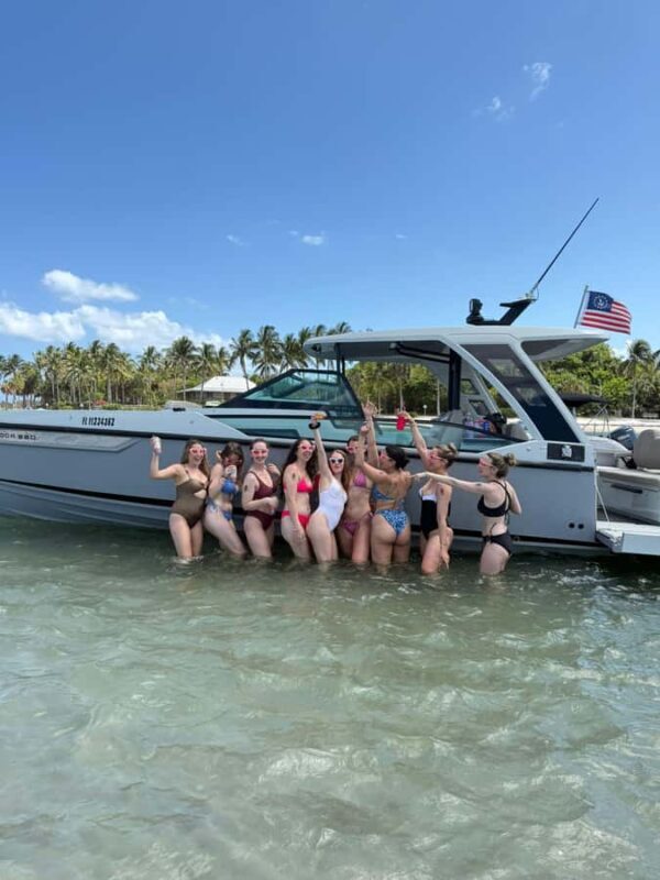Palm Beach Luxury Cruises - Setting Sail in Style: What to Expect