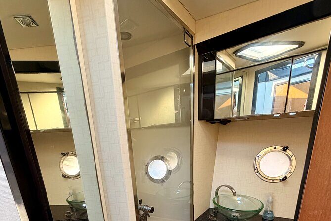 Palm Beach Luxury Yacht Cruises - Key Points