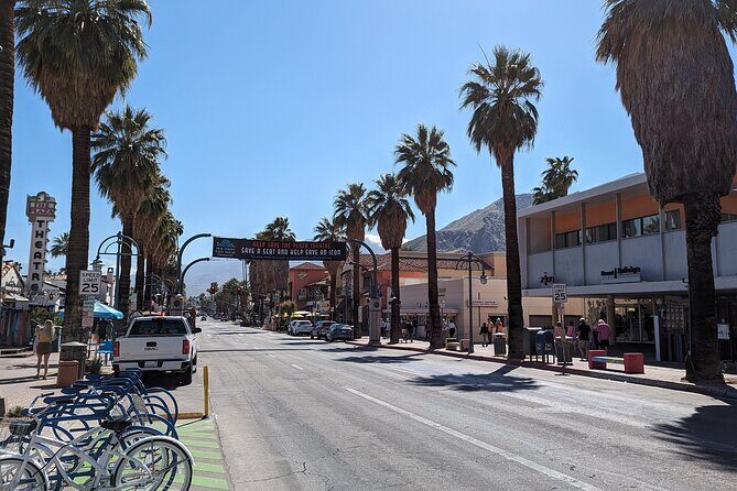 Palm Springs Scavenger Hunt Walking Activity and Game - Key Points