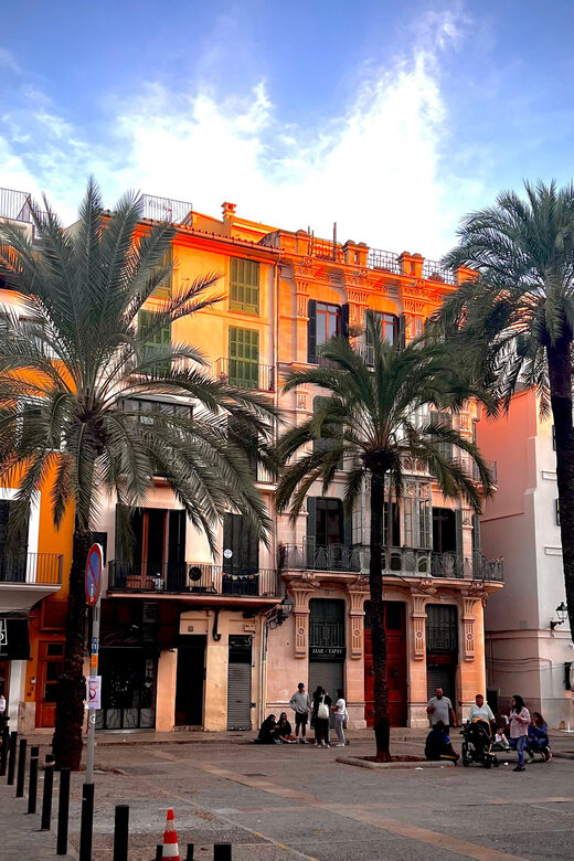 Palma authentically. City tour with snacks and wine - The Sum Up