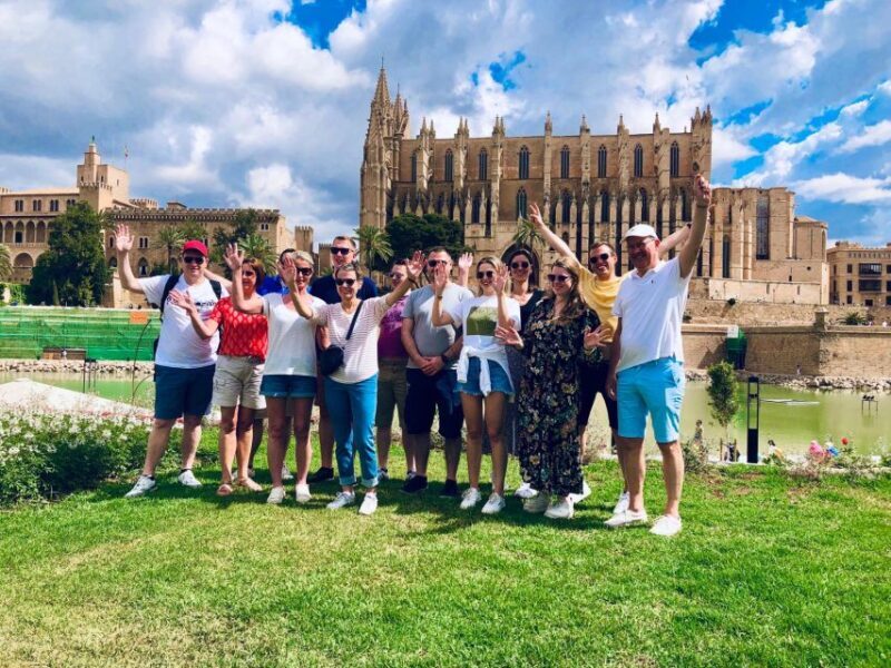 Palma de Mallorca: Guided Bicycle Tour with Tapas & a Drink - The Tapas Experience