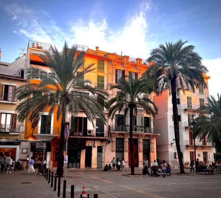 Palma de Mallorca: Old Town Atmospheric Evening Tour - The Charms of the Parc de la Mar and Fortress
