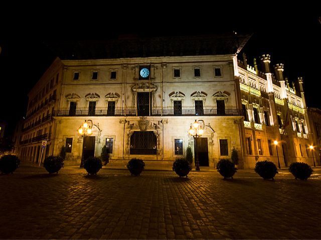 Palma de Mallorca: Old Town Atmospheric Evening Tour - The Final Tapas and Nightlife Experience