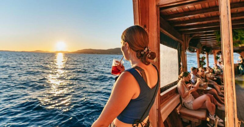 Palma de Mallorca: Sunset Boat Tour with DJ and Dance Floor - FAQs