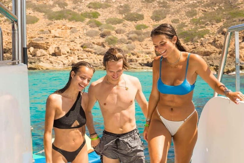 Palma: Deluxe Catamaran with Snacks, Drink, SUP & Snorkeling - Water Activities and Amenities