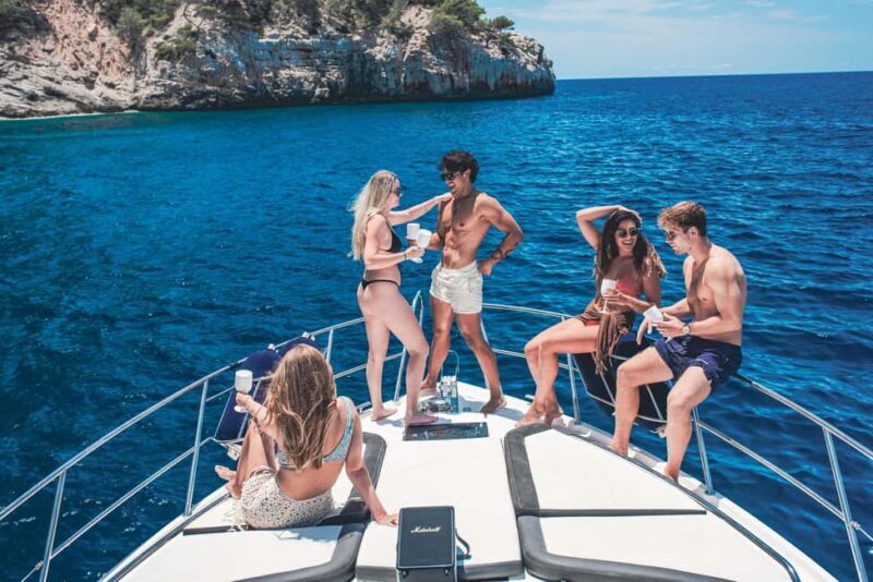 Palma: Private Flybridge Motorboat Tour - All Included - FAQs