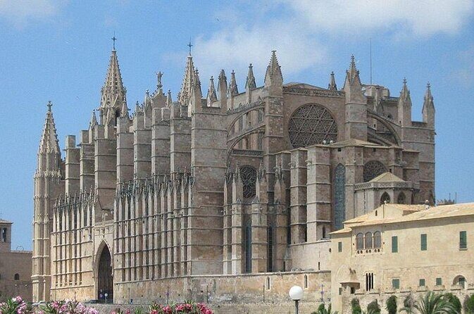 Palma & The Cathedral of Mallorca SKIP THE LINE - A Closer Look at What Makes This Tour Stand Out