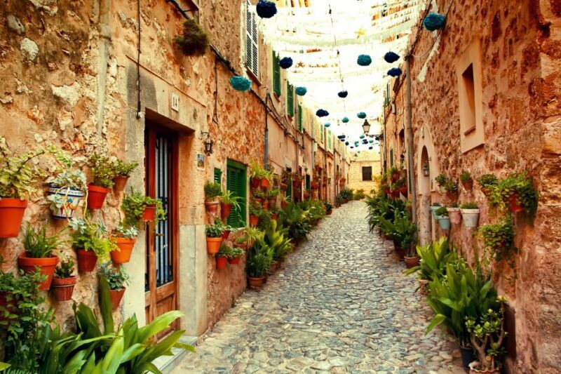 Palma: Tramuntana Full-Day Tour with Sóller Train and Lunch - The Food and Beverage Experience