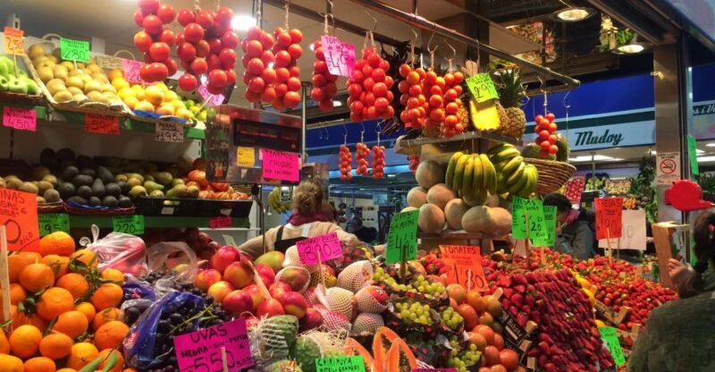 Palma: Walking Tour with Mediterranean Delicacies - Walking Through the Old Town and Elegant Streets