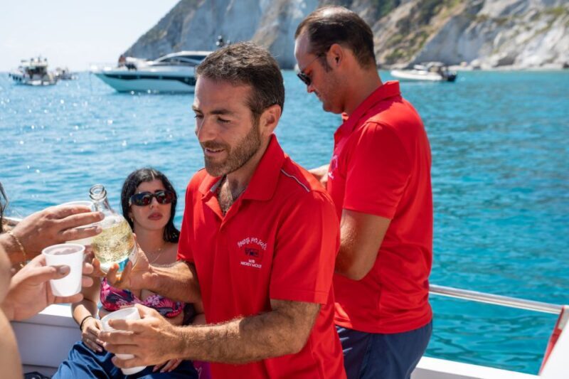 Palmarola: Boat tour with lunch on board - Palmarola: Boat tour with lunch on board