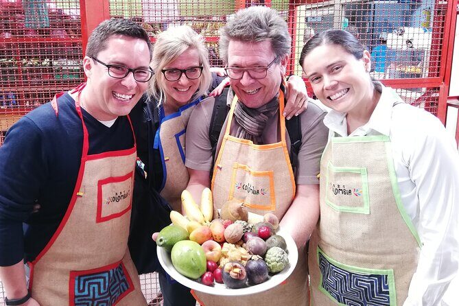 PALOQUEMAO MARKET FOOD TOUR. EXOTIC FRUIT. LOCAL SNACKS. /Min 2 pax - Immersive Flavors at Bogotá’s Largest Market