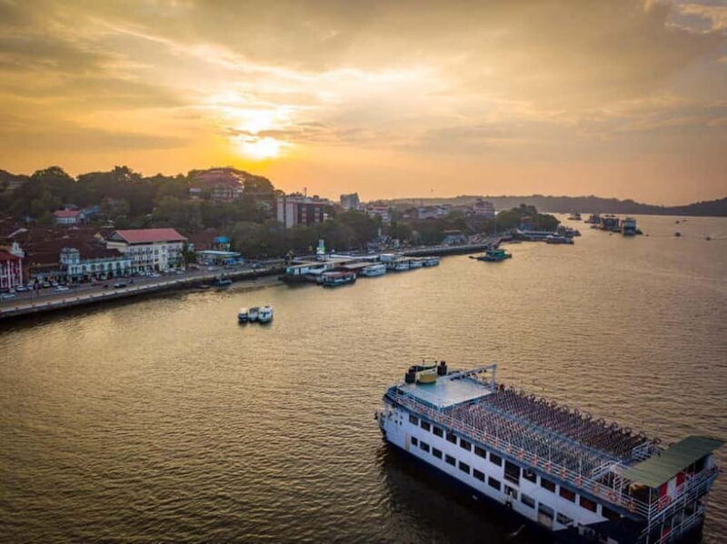 Panaji: Sunset Boat Party with Bollywood DJ and Dance Shows - Key Points
