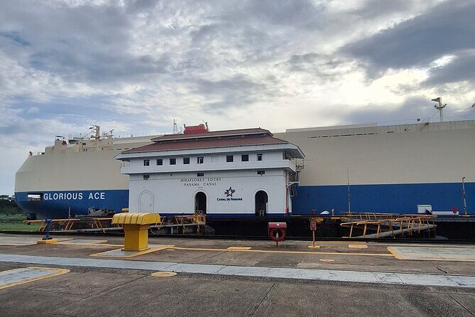 Panama Canal Tour: Miraflores Locks and Canal Zone - Exploring the Locks: Pedro Miguel