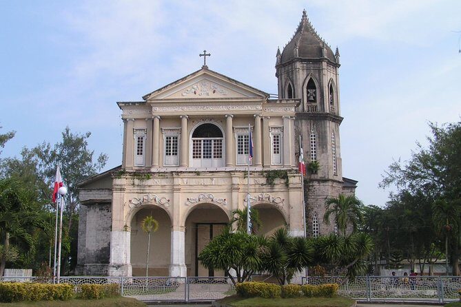 Panglao's Best Hinagdanan Cave, Bee Farm, Mirror of the World - Exploring the Highlights of the Panglao Island Tour