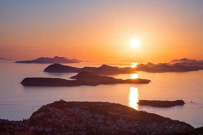 Panorama of the old town ( sunset, game of thrones locations) - Key Points