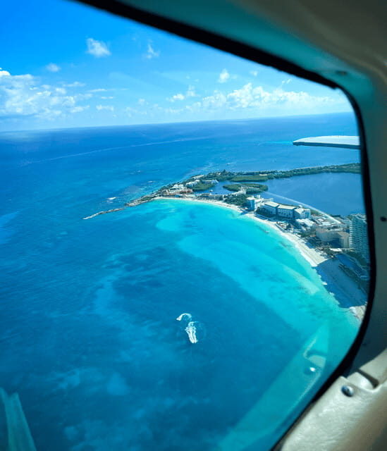 Panoramic flight to Cancun Hotel Zone and Isla Mujeres - An In-Depth Look at the Cancun Aerial Tour