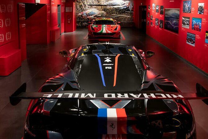 Panoramic tour of the Fiorano track with entrance to the Ferrari Museum - Key Points