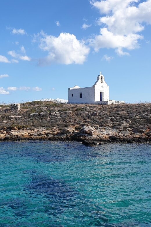 Panteronisia and Antiparos on a Pirate Boat from Paros - A Close Look at the Experience