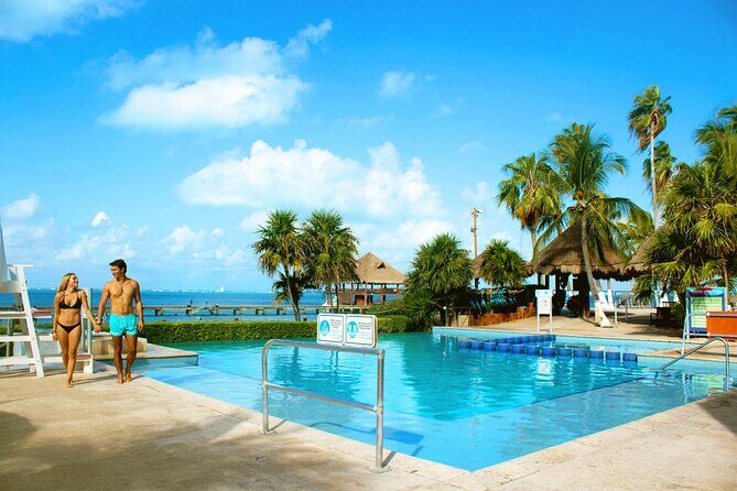 Paradisiacal catamaran to Isla Mujeres tour, includes open bar - Key Points