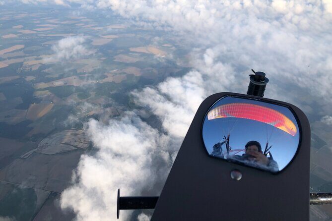 Paraglider flight with a certified instructor - Paraglider Flight with a Certified Instructor: A Close-Up View of Delaware Skies
