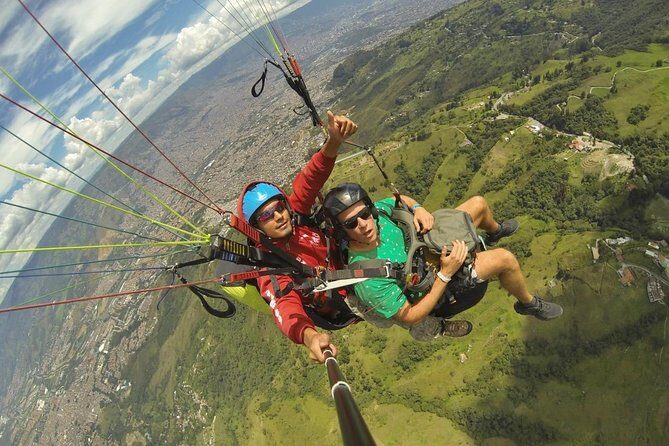 Paragliding Adventure with Transportation and Gopro Videos HD - Soaring Over Medellín: A Complete Review of the Paragliding Adventure