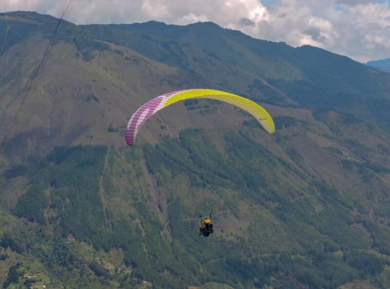 Paragliding Experience - Paragliding Experience in Medellín: Soaring Over the City and Countryside