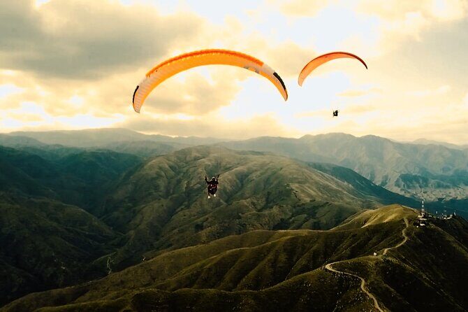 Paragliding free flight experience over the pre-range - The Views and Photo Opportunities