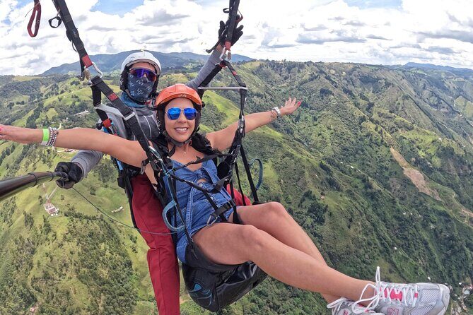 Paragliding in Medellin. - Key Points