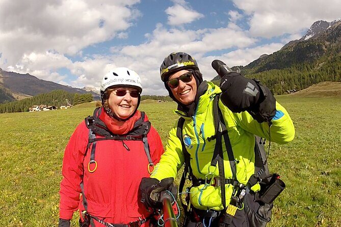 Paragliding Tandem Flights in Engadin - Meeting Point and Logistics: Simple and Convenient