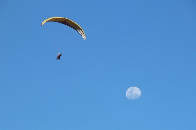 Paragliding Tandem Tour - An In-Depth Look at the Paragliding Tandem Tour