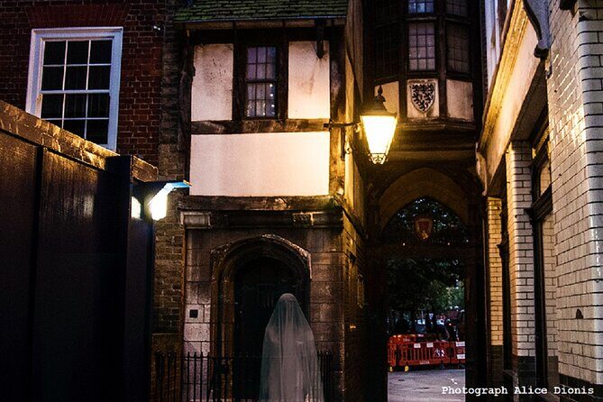 Paranormal ActivityTour in Old London - An Evening of Ghosts and Mysteries in Old London