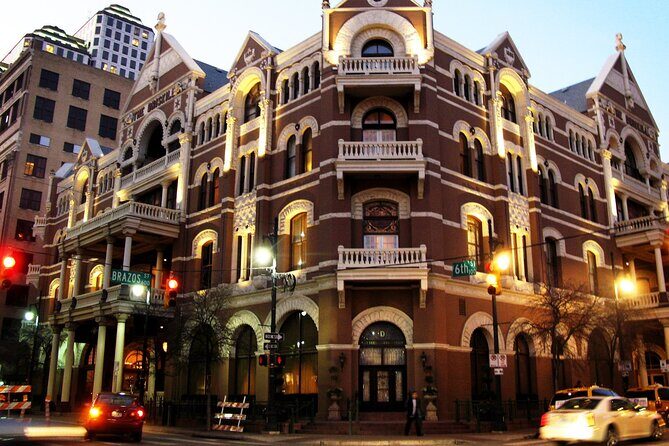 Paranormal Pub Crawl in Austin - Key Points