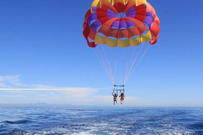 Parasailing adventure with round trip transfers included - A Closer Look at the Roatan Parasailing Experience