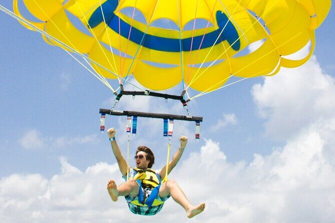 Parasailing & Beach Club with Transportation In Riviera Maya - An In-Depth Look at the Parasailing & Beach Club Tour