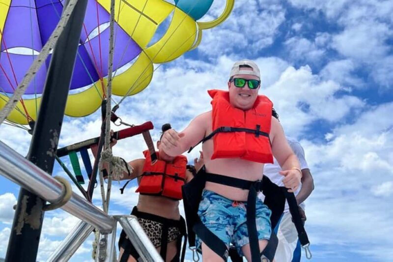 parasailing: experience in Montego Bay - Key Points