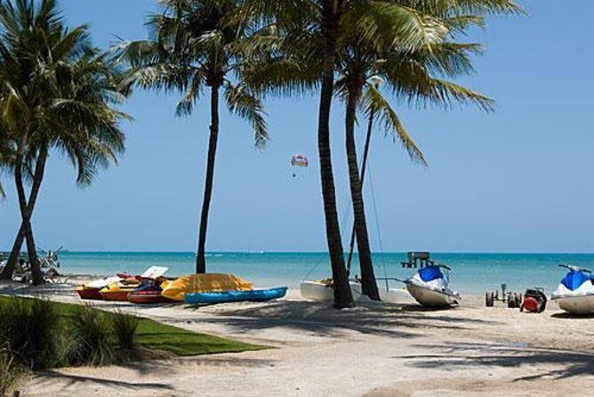 Parasailing in Key West at Smathers Beach - Key Points