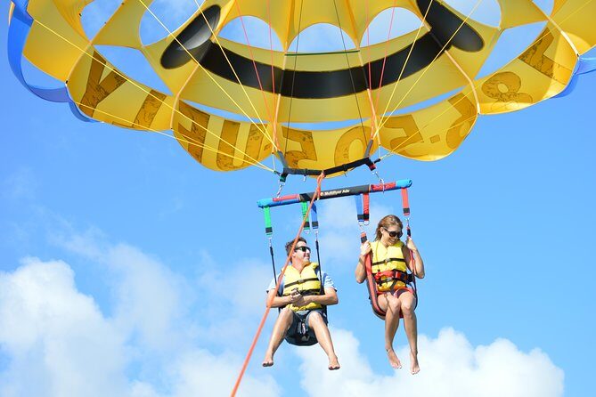 Parasailing with Miami Watersports - Discovering Miami from the Air: Parasailing with Miami Watersports