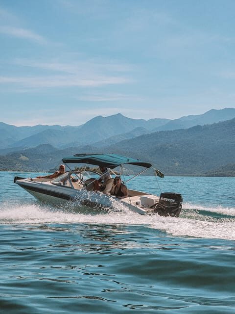 Paraty: A Private Speedboat Experience in Mamangua - Snorkeling and Water Activities