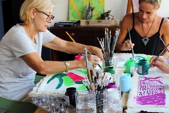 Paraty Art Experience -3 Hours of Painting Class BY PARATY TOURS - A Creative Escape in Paraty: Paraty Art Experience with Maria Cruz Urquijo