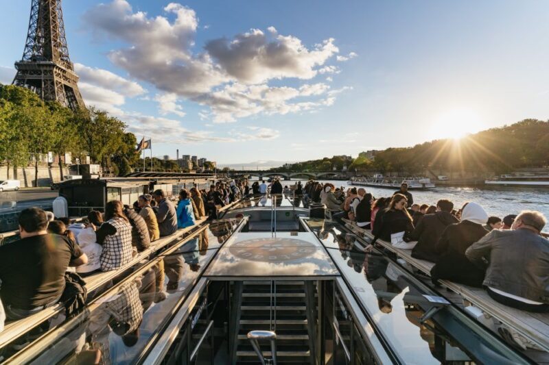 Paris: 1-Hour Sightseeing Cruise and 3-Course Bistro Dinner - A Closer Look at the Experience