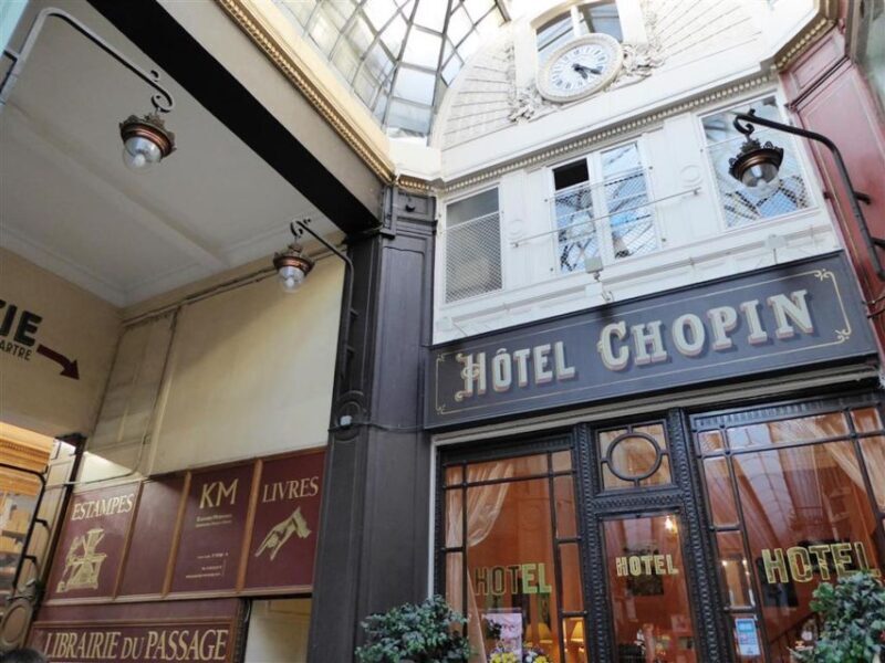 Paris: 2-Hour Passages Private City Tour in German - Discovering the Hidden Passages of Paris: A Journey Back in Time