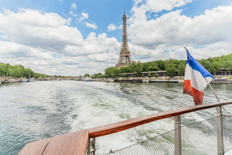 Paris: 2-Hour River Seine Lunch Cruise with 3-course-menu - What to Expect When You Board
