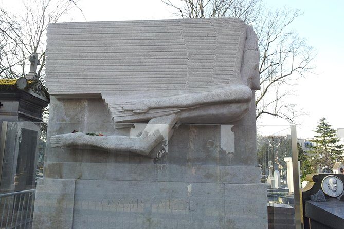 Paris 2-Hour Small Group Tour of Pere Lachaise Cemetery - Why This Tour Offers Good Value